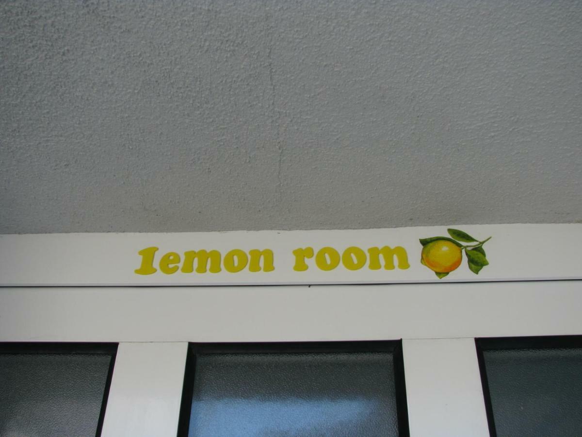 Apartments And Room Lemon Βις Εξωτερικό φωτογραφία