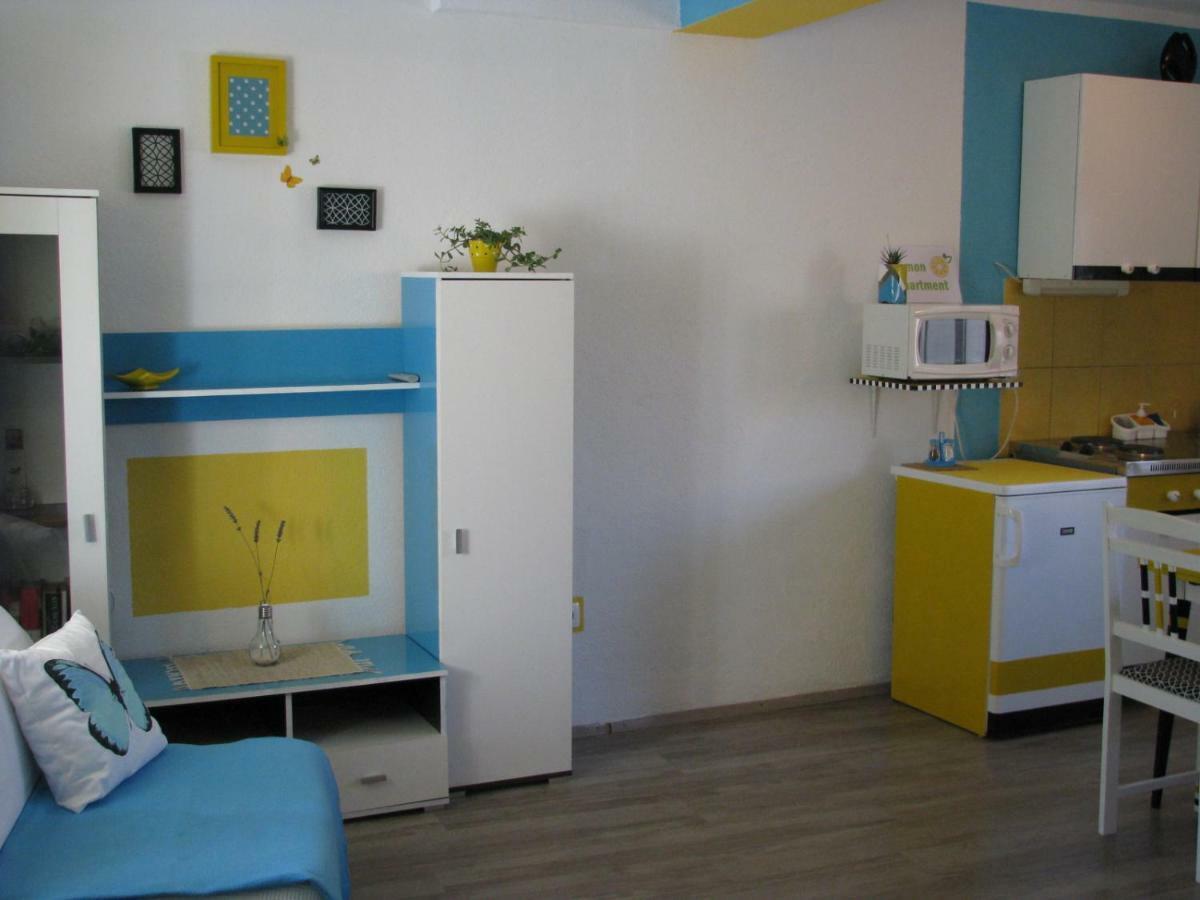 Apartments And Room Lemon Βις Εξωτερικό φωτογραφία