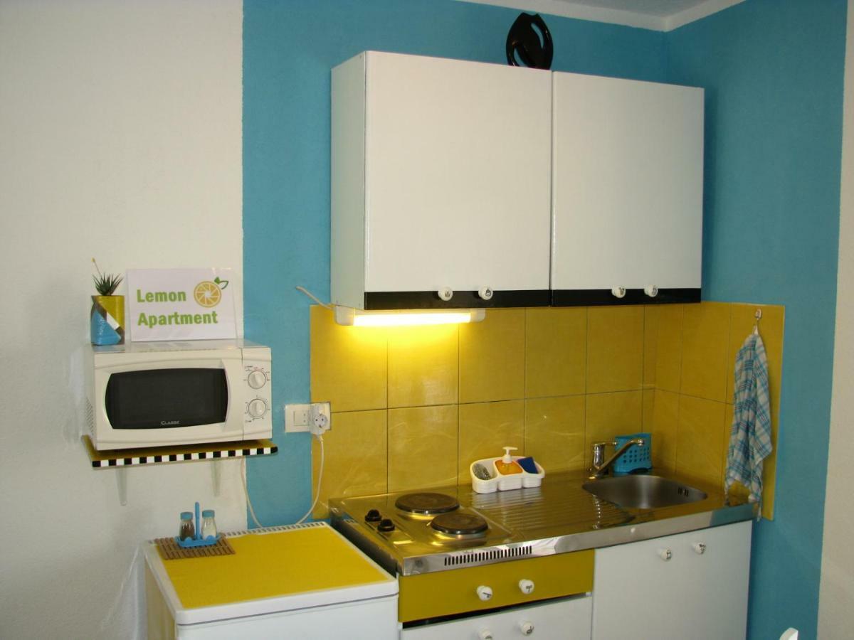 Apartments And Room Lemon Βις Εξωτερικό φωτογραφία